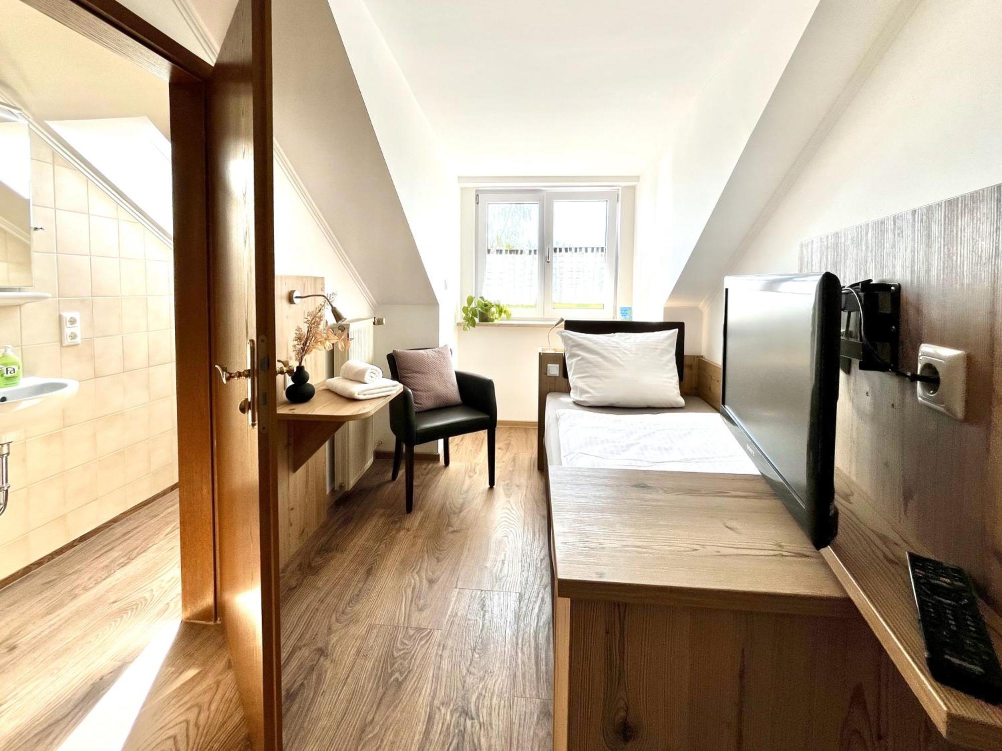 Gastwirtschaft & Hotel Doll Markt Indersdorf Pokoj fotografie